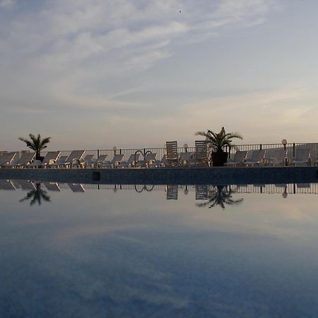 Helios Hotel بالشيك المظهر الخارجي الصورة