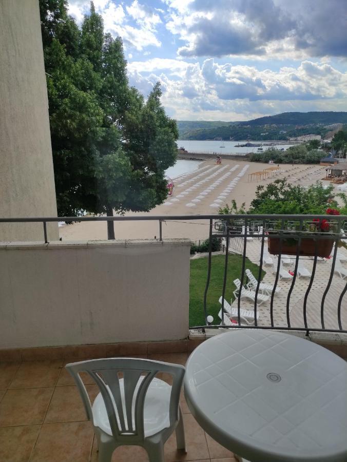 Helios Hotel بالشيك المظهر الخارجي الصورة