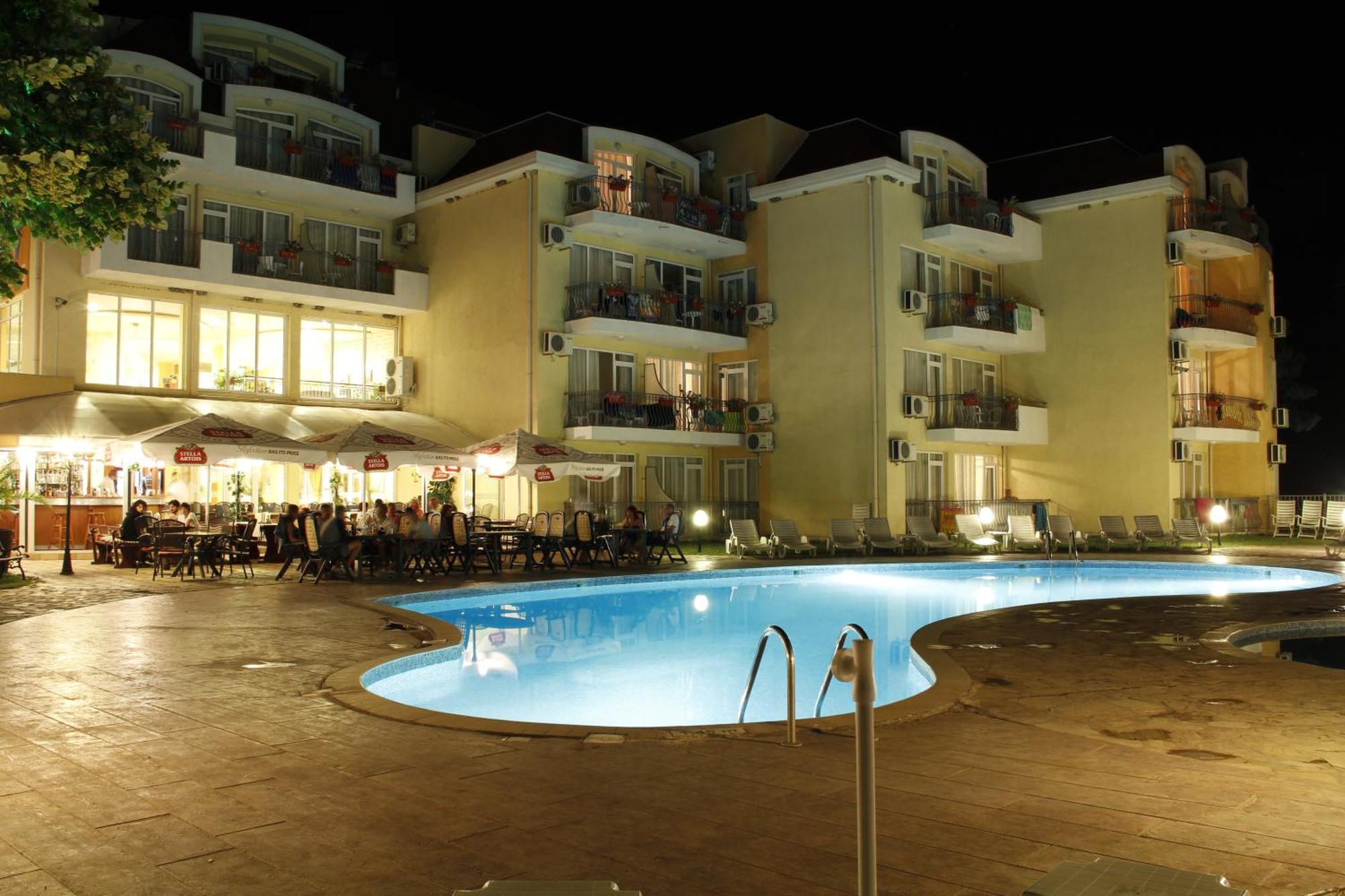 Helios Hotel بالشيك المظهر الخارجي الصورة