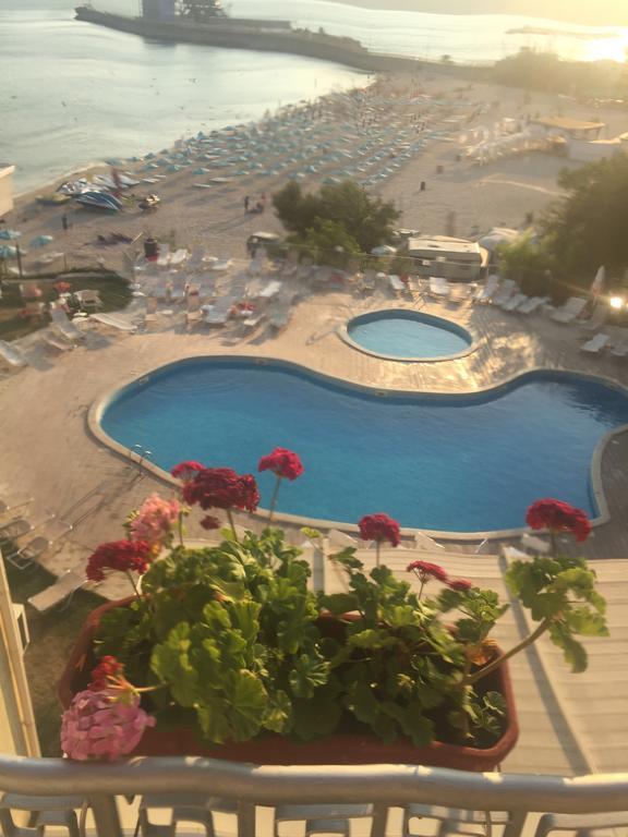 Helios Hotel بالشيك المظهر الخارجي الصورة